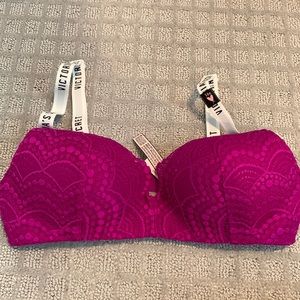 Brand New, Victoria’s secret Bra, no wire, medium support